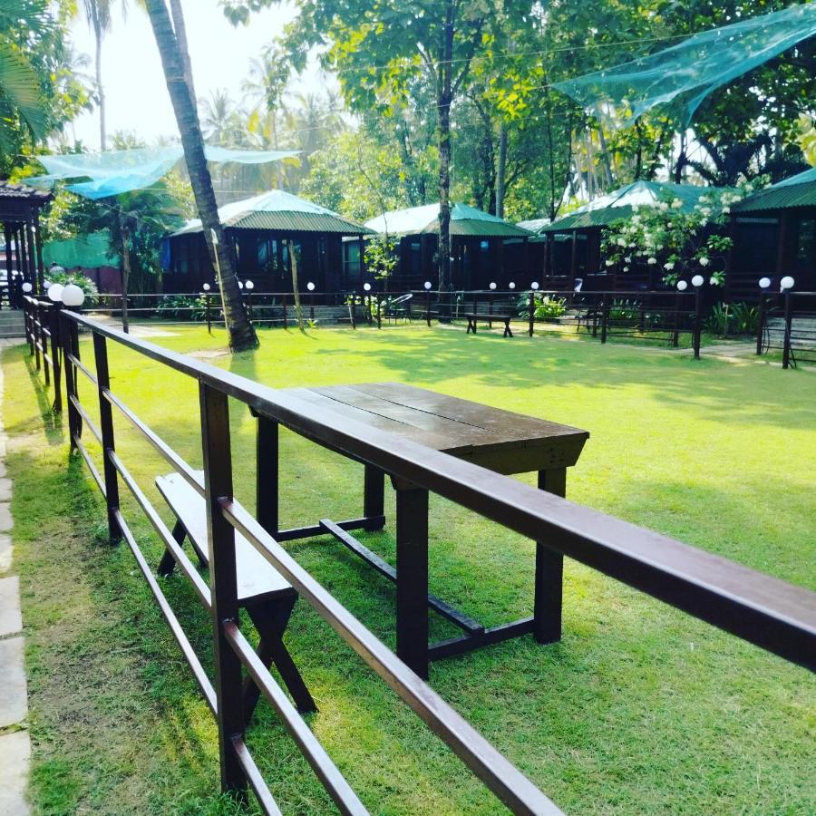 Club Palolem Resort Exterior photo